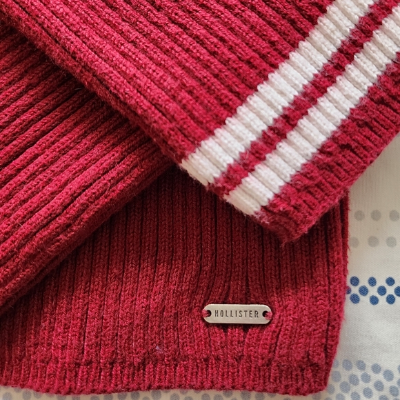 Hollister off the shoulder sweater - Picture 2 of 5